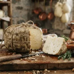 Koyun İnek Karışımı Tam Yağlı Tulum Peyniri - 960 gr Koyun İnek Karışımı Tam Yağlı Tulum Peyniri - 960 gr